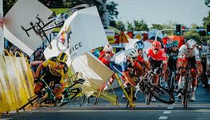 Cyclist fabio jakobsen is in a comatose condition following a horrific crash at the end of the first stage of the tour of poland, according to his team. Fabio Jakobsen Mit Comeback Nach Sturz Bei Polen Rundfahrt