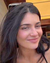 Kim goes through her massive storage units trying to reorganize! ❤️‍🔥...