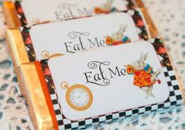 Mesa Candy Bar De Alicia En El Pais De Las Maravillas 12 Ideas Para Armar Un Cumpleanos Como Alicia A Traves Del Espejo Fiesta Del Sombrerero Loco Alicia En El Pais De Las Maravillas Ideas Fiestas Tematicas