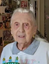 Eleanor Proctor's Instagram, Twitter & Facebook