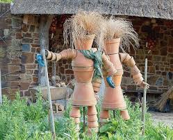 Vous pourrez le poser sur le. Au Jardin Un Peu De Deco Avec Des Vieux Pots