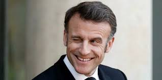 MACRON : UNE INTELLIGENCE SUPÉRIEURE QUI A BESOIN D'ÊTRE CADRÉE ! En lisant  ce jour les propos d'Alain Duhamel dans Le Figaro : " intellectuellement  vraiment très , très brillant , Macron…