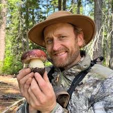 White chanterelle? If so biggest I've ever found.