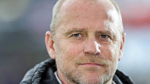 Dal 1° luglio 1972 è nelle fila del werder brema. Thomas Schaaf Neuer Trainer In Hannover Dfb Deutscher Fussball Bund E V