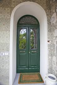 Porta Di Ingresso Bicolore Verde E Bianco Ad Arco Con Inferriata Porte Interne Con Doppia Specchiatura Ad Apertura S Finestre Legno Arco Porta Porte Finestre