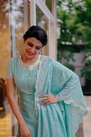 Samantha Prabhu Wearing Sukriti Aakriti Buzzsouk Com Crafted for your elite and tasteful requirements, these bags will bring you their best. samantha prabhu wearing sukriti