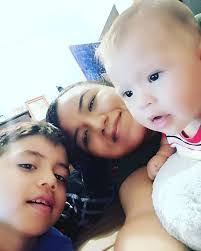 Sara Batres's Instagram, Twitter & Facebook