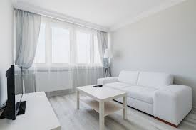 Souveränes zimmer gestalten beherzigt die ansprüche an die nutzung des zu gestaltenden raums und natürlich zu kräftige farbtöne oder zu unruhige musterungen in kleinen räumen können äußerst erdrückend wirken. Welches Sofa Fur Ein Kleines Wohnzimmer Zuhause Bei Sam