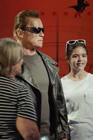 Arnold schwarzenegger support our heroes this is a simple way to protect our real action heroes on the frontlines in our hospitals, and i hope that all of you who can will step up to support these heroes. Arnold Schwarzenegger Starportrat News Bilder Gala De