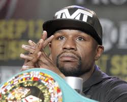 ¡Ya hay un peleador con MEJOR récord que Mayweather Jr!
