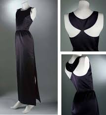 Audrey Hepburn S Iconic Dress From The Opening Scene In Breakfast At Tiffany S Costumersguide Com Ropa De Moda Vestidos Negros Ropa