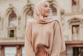 Jika anak anda cowok maka pilih saja atas kemeja panjang dengan warna putih yang badan gemuk tidak menutup kemungkinan anda bisa tampil cantik. 5 Pilihan Baju Yang Pas Untuk Samarkan Bahu Lebar