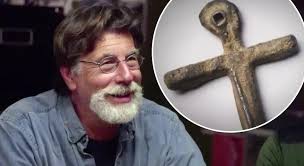 The Curse of Oak Island breakthrough: Lead cross is pre-15th century and  could have Knights Templar connection