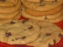 Biscuits Tendres Aux Brisures De Chocolat Recettes Qc Ca Food Desserts Biscuits