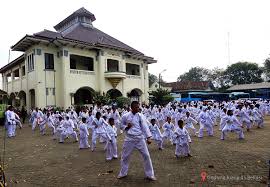 Apr 08, 2019 · panduan rute menuju museum digital gedung juang 45 tambun bekasi menurut bupati bekasi, eka supria atmaja, cara paling mudah untuk menuju ke sana adalah naik krl (kereta rel listrik). 10 Foto Gedung Juang 45 Tambun Bekasi Sejarah Misteri Angker Lokasi Alamat Dimana Yukpigi Informasi Wisata Terkemuka