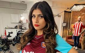 Get the latest celebrity news and hot celeb gossip with exclusive stories and pictures from us weekly. Mia Khalifa S Tweet Stating Never Stepping In India Or Bigg Boss Is Going Viral