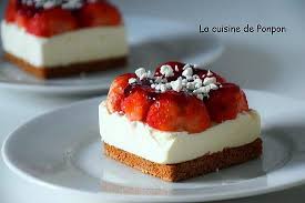 Un Carre De Fraises Sans Cuisson Recette Desserts Aux Fruits Desserts Sans Cuisson Dessert Fraise Rapide