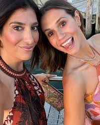 Jenna Parris's Instagram, Twitter & Facebook