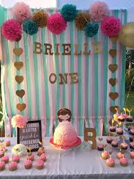 1st Birthday Birthday Decoration At Home Simple Diy Cute First Birthday Backdrop Birthday Parties Birthday Backdrop 1st Birthday Girls