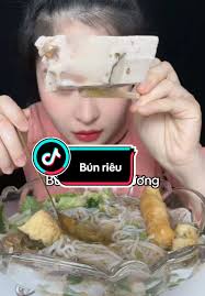 Khám Phá Quán Bún Riêu Ngõ Mai Hương Tại Bạch Mai