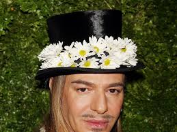 Para cuándo el regreso de John Galliano?