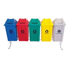 Quais as cores características dos contâiners apropriados para a coleta seletiva de lixo? Conjunto Para Coleta Seletiva Com 5 Cestos De 100 Litros Lojao Do Sindico