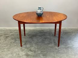 Georgian dining tables were sometimes made in separate sections. Archive Dining Tables Vintage Modern Maine