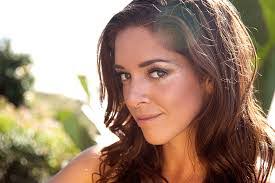 Amanda Lee's Instagram, Twitter & Facebook