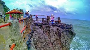 Pantai karang bolong memiliki daya tarik yang berbeda dengan pantai lain yang ada di kawasan kota banten. Pantai Karang Bolong Anyer Htm Rute Foto Ulasan Pengunjung