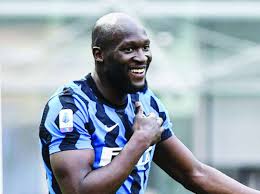 روميلو لوكاكو ونجح النادي اللندني في استعادة لوكاكو بعد 7 سنوات على رحيله مقابل 97.5 مليون جنيه استرليني، في صفقة هي الأغلى في تاريخه. Ù„ÙˆÙƒØ§ÙƒÙˆ ÙŠØ±ØºØ¨ Ø¨Ù€ Ø§Ù„Ù…Ø²ÙŠØ¯ Ø§Ù„Ø±Ø§ÙŠ