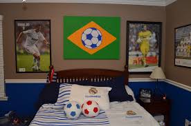 Maybe you would like to learn more about one of these? Soccer Bedroom Decor Ideas For Teenage Boys Home Themed Atmosphere Cool Bedrooms Usa Set Room Wall Light With Posters White Apppie Org