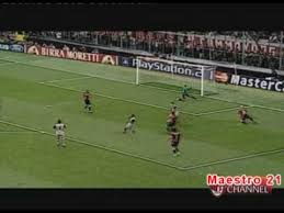 Dolle vreugde bij de psv'ers na één van de treffers van zahavi (foto: Highlights Ac Milan 2 0 Psv Eindhoven 26 4 2005 Youtube