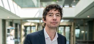 Der leiter der virologie an der charité berlin, christian drosten, ist damit jedoch unzufrieden. Christian Drosten Lots And Lots Of Interview Requests Turned Up And Then The Idea For The Podcast