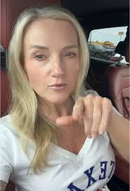 It's good!! 🤯 @Kylie Cosmetics #skintintreview #kyliecosmetics #wow