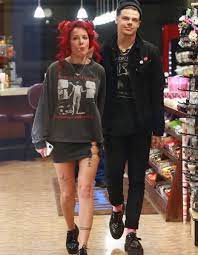 Halsey yungblud — 11 minutes instrumental 04:06. Halsey Updates On Twitter Halsey And Yungblud Seen Out Together Recently