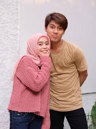 Cutest girls of russian federation are streaming this very minute! Gaya Pengumuman Lamaran Dihujat Rizky Billar Santai Entertainment Fimela Com