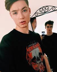 Wann haben die lochis geburtstag? Pin Auf Promi News