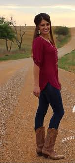 Black Jeans And Brown Cowboy Boots Love This Marron Top With Dark Skinny Jeans And Cowgirl Boots Cowgirl Boots Outfit Casual Winter Outfits Cowgirl Outfits