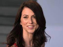 Scott said she will donate to 286 organizations after spending the year identifying underfunded nonprofits that work in neglected areas. Mackenzie Scott Ex Frau Von Jeff Bezos Mit Milliardenspende Fur Guten Zweck Der Spiegel