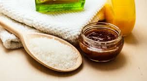 Découvrez dans cet article la recette d'un shampoing naturel réaliser avec des ingrédients sains, et bons pour la planète ! 5 Alternatives Naturelles Au Shampoing Bio A La Une