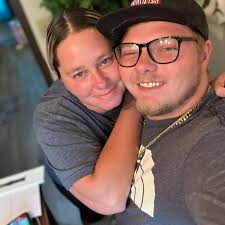 Is $500 enough to spend 2-3 days in Gatlinburg (not including hotel) for  just 2 adults? Planning to go out for dinner (& maybe drinks) both nights &  lunch once. We would