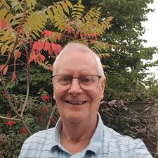 Hey everyone. I have a 2005 2.5 auto diesel. Recently brought a replacement  set of headlights as my current ones are really dull. As I went to change  them I notice the