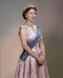 Queen Elizabeth Ii By Alixofhesse On Deviantart Queen Elizabeth Queen Elizabeth Portrait Queen Elizabeth Ii