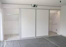 Atemberaubende begehbarer kleiderschrank mit angefertigte regale bieten viele schuhe und kleidung lagerung von red rock. Begehbarer Schrank Unter Der Dachschraege By Schreiner Burkhardt
