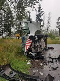 Conducatorilor auto aflati in zona li se recomanda sa astepte in coloana pana la reluarea traficului, si sa respecte indicatiile agentilor de la rutiera aflati in zona. Accident Grav Pe Dn1 BraÈ™ov FÄƒgÄƒraÈ™ Trafic Ingreunat Pe Un Fir Alternativ Video Foto Observatorul Prahovean