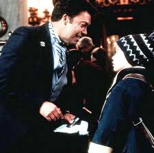 Macaulay Culkin Tim Curry In Home Alone 2 Lost In New York 1992 Home Alone Home Alone Movie John Heard