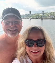 Uncle David & Aunt Karen Miley popped by for a visit with Dad ❤️