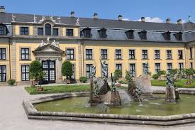 Originally it was erected between 1787 and 1790 at the hanover military parade place (now called waterlooplatz); Grosser Garten Herrenhauser Garten Hannover The Passenger