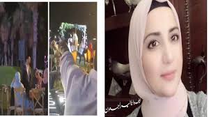 أقدم رجل من عرب خلدة في لبنان، على قتل المواطن، علي شبلي، خلال حفل زفاف في منطقة الجية، ليلة أمس السبت، على خلفية قضية ثأر، وفق وبعد مصرع صاحب سنتر شبلي في خلدة، فرض الجيش اللبناني على الفور طوقا أمنيا في محيط السنتر. Zlte3temqjsu M