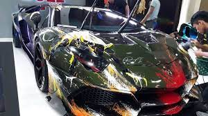Bodi mobil lamborghini aventador dibuat dari bahan yang sangat ringan, yakni carbon fibre. Demi Ikut Kontes Modifikasi Lamborghini Raffi Ahmad Dicoret Coret Tribunnews Com Mobile